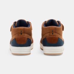 حذاء رياضي باللون البني،...